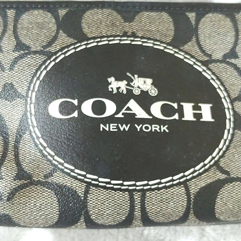 Coach Wristlet - Picture 2 of 8